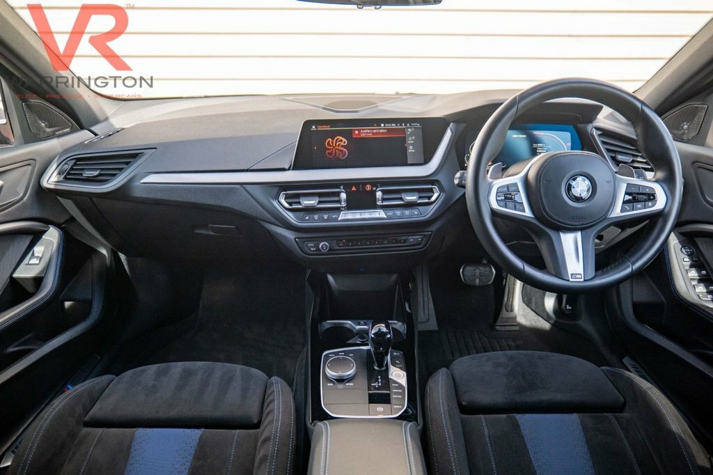 BMW 1 Series 2L Null HK22AYM Black #2