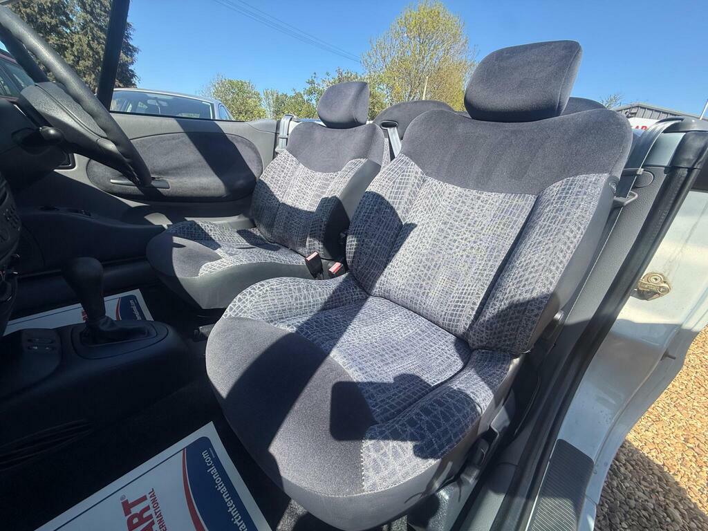 Renault Megane Hatchback 1.4 16V Sport 2001X Blue #15