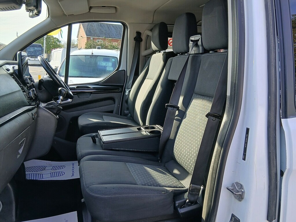 Ford Tourneo Custom 2.0 320 Ecoblue Zetec Minibus Double Cab Diese BT20VZA White #4