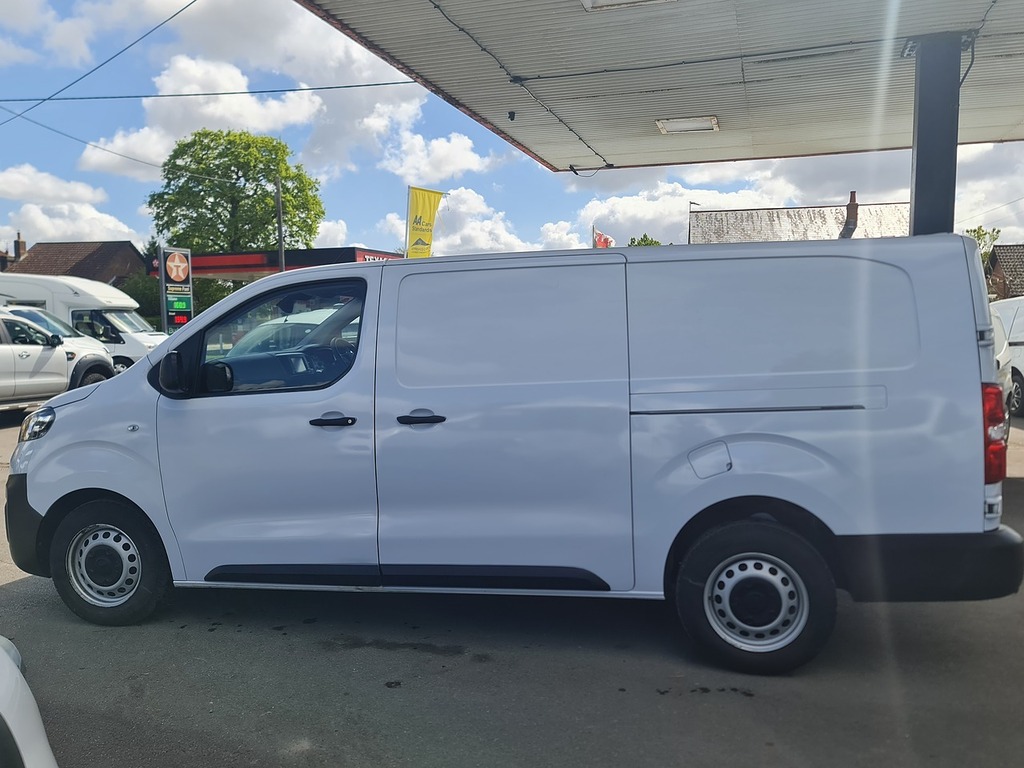 Vauxhall Vivaro 1.5 Turbo D 2900 Prime Panel Van 6Dr VN73AWJ White #4