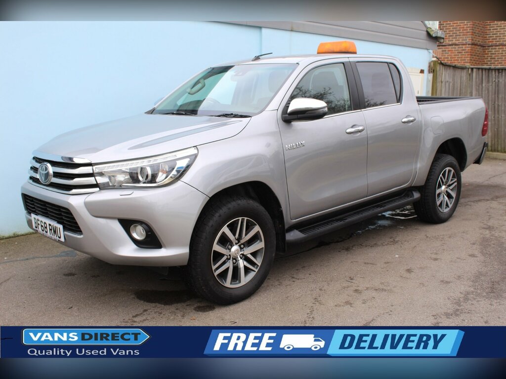 Toyota HILUX Invincible 2.4 D-4d 150 Dcab Pick Up Ai Silver