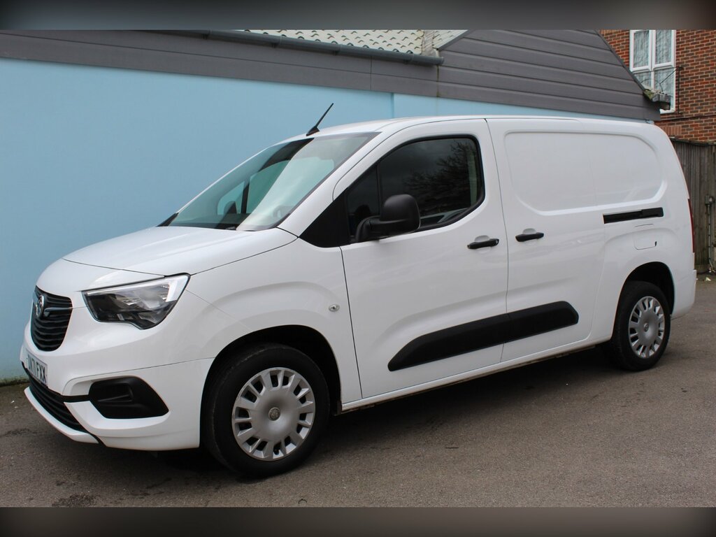 Vauxhall Combo 1.5 Turbo D 2300 Sportive Panel Van Man DN71FXX White #6