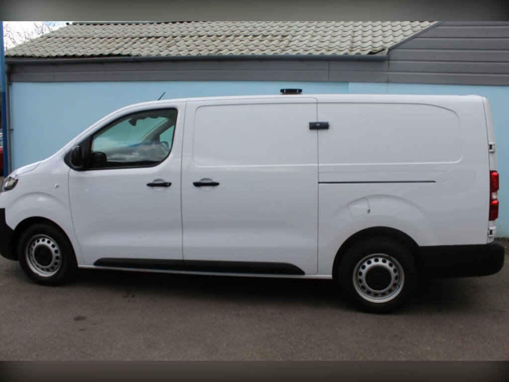 Vauxhall Vivaro 1.5 Turbo D 2900 Dynamic Panel Van 6Dr Manu DS72HTN White #5