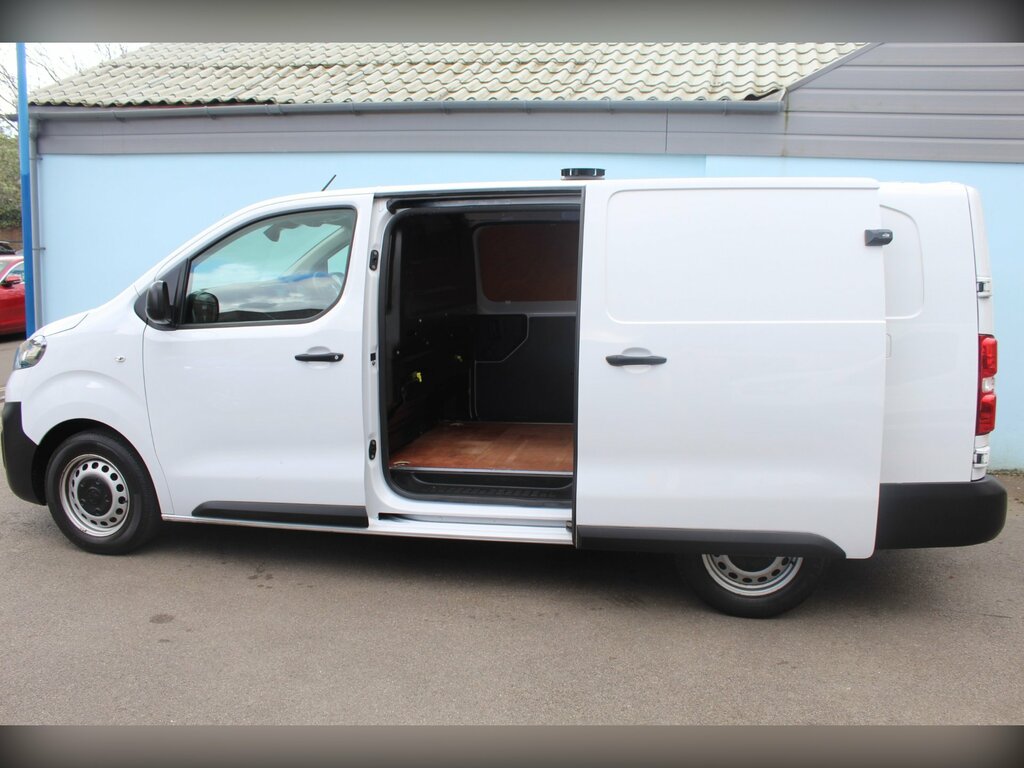 Vauxhall Vivaro 1.5 Turbo D 2900 Dynamic Panel Van 6Dr Manu DS72HTN White #6