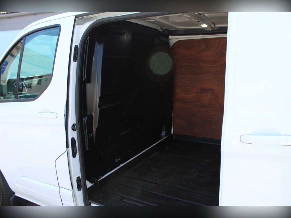 Ford Transit Custom 2.0 300 Ecoblue Limited Panel Van Manua MF22VTK White