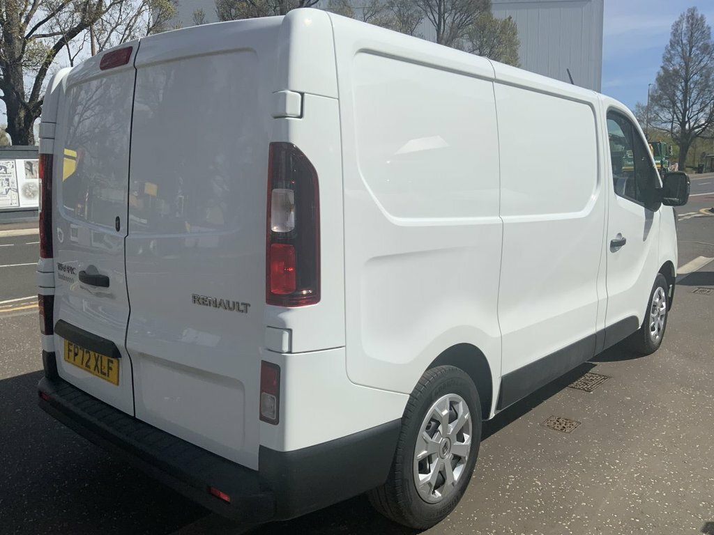 Renault Trafic 2L Business FP72XLF White #4