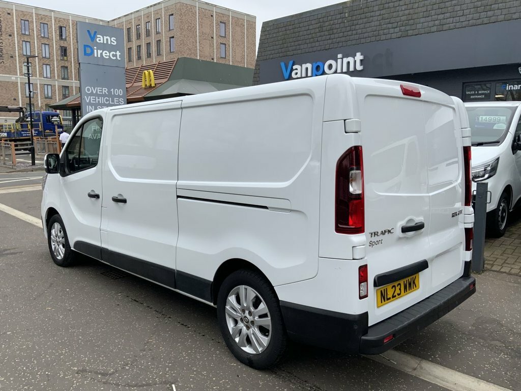 Renault Trafic 2L Sport NL23WWK White #6