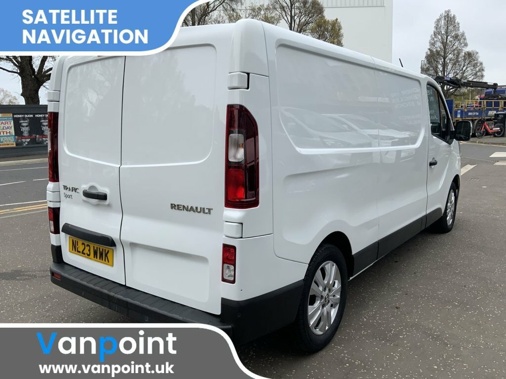 Renault Trafic 2L Sport NL23WWK White #4