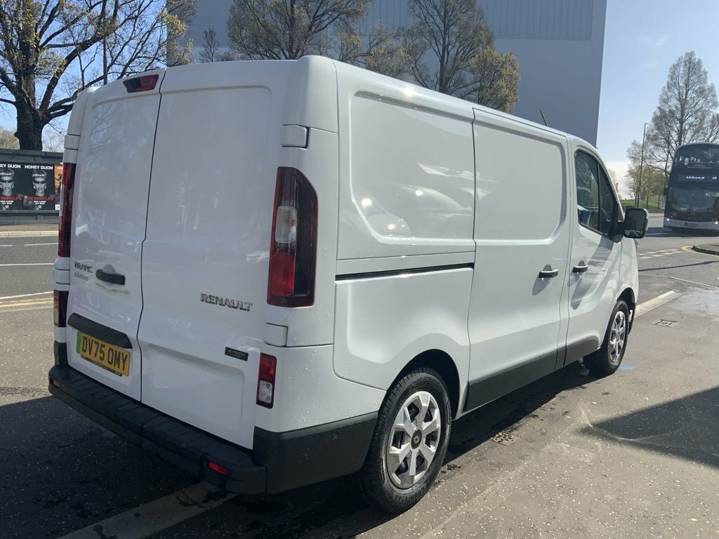 Renault Trafic Mpv DV75OMY White #5