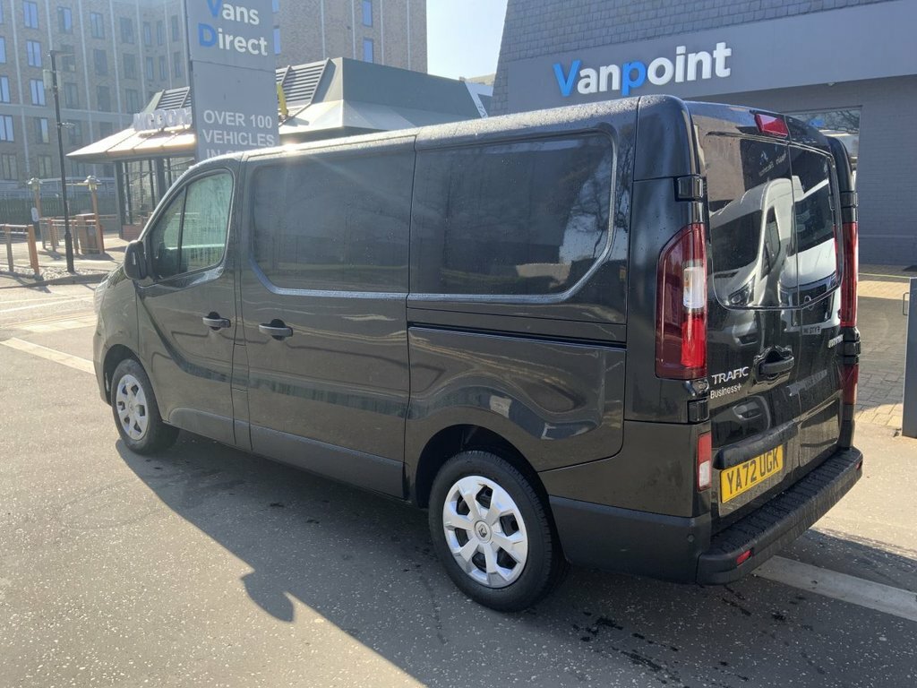 Renault Trafic 2L Business YA72UGK Black #4