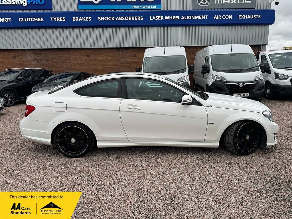 Mercedes-Benz C Class C220 Cdi Blueefficiency Amg Sport LR13FPA White #4