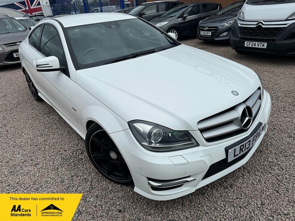 Mercedes-Benz C Class C220 Cdi Blueefficiency Amg Sport LR13FPA White #2