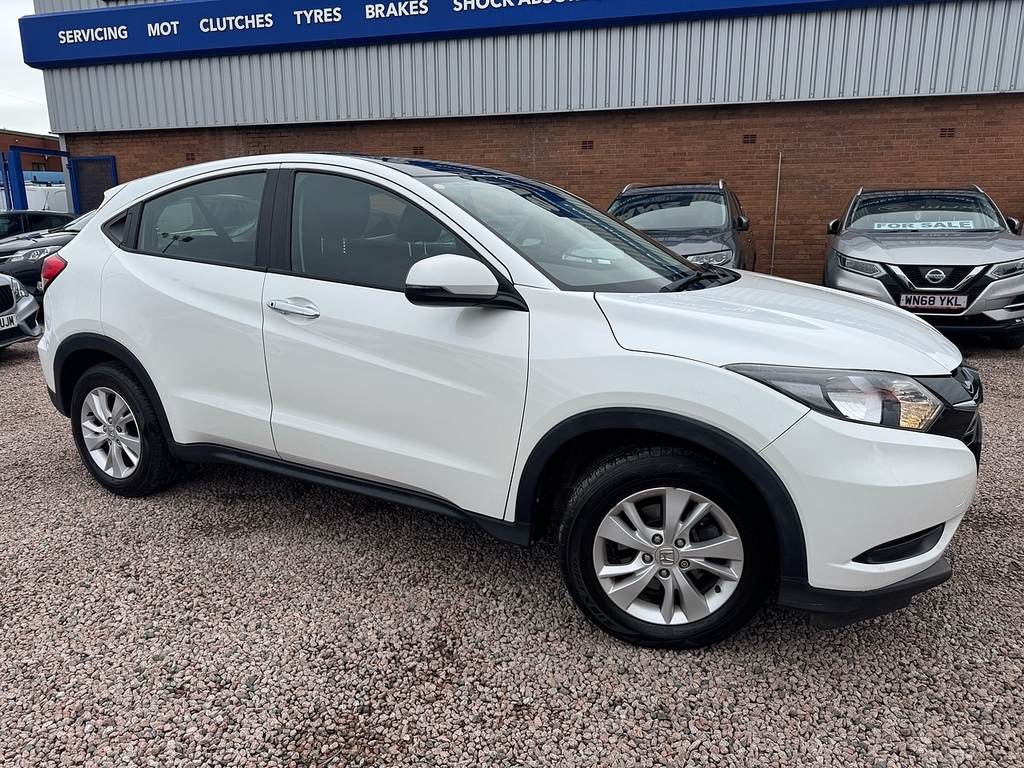 Honda Hr-V I-vtec S WN66VBD White #3