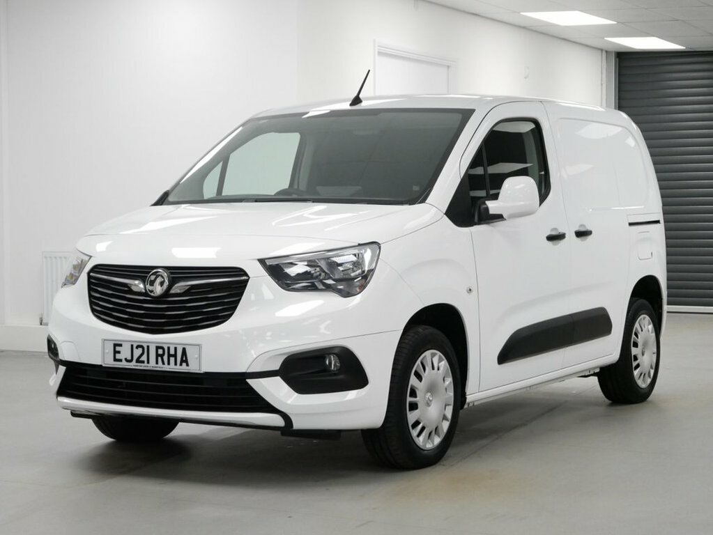 Vauxhall Combo 1.5L Turbo D 2300 Sportive Panel Van Ma White