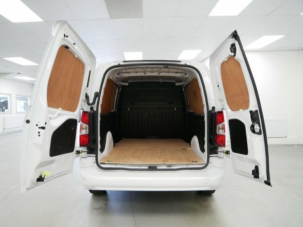 Vauxhall Combo 1.5L Turbo D 2300 Pro Panel Van 6Dr White #5