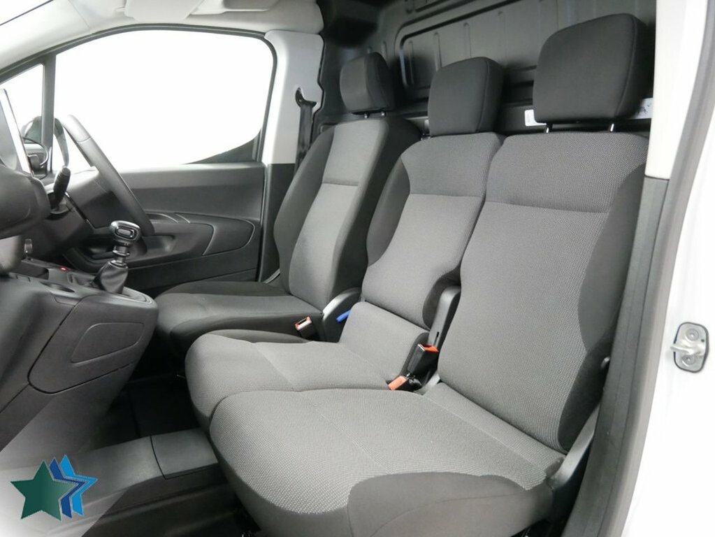 Vauxhall Combo 1.5L Turbo D 2300 Pro Panel Van 6Dr White #3