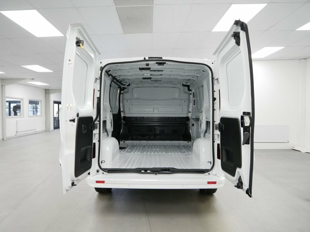 Renault Trafic Mpv RTESW1 White #5