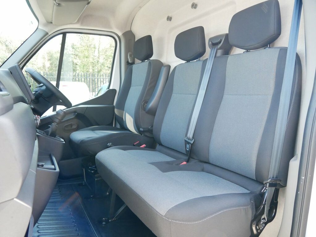 Renault Master 2.3L Dci 35 Business Panel Van F White #4