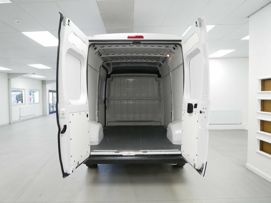 Fiat Ducato 2.2L Multijetiii 35 Business Pro Panel Van Die White #2