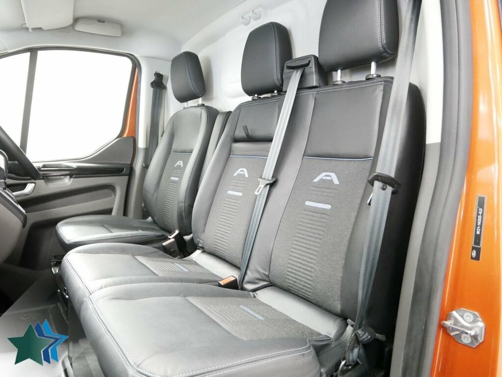 Ford Transit Custom 2L 2.0 300 Ecoblue Active Panel Van Aut KR22ZCK Orange #4