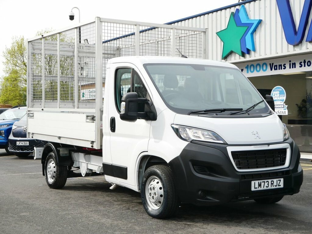 Peugeot Boxer 2.2L Bluehdi 335 Built For Business Dropside D White