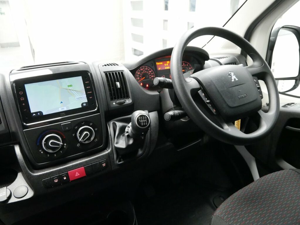 Peugeot Boxer 2.2L Bluehdi 435 Professional Premium Panel Van White #6
