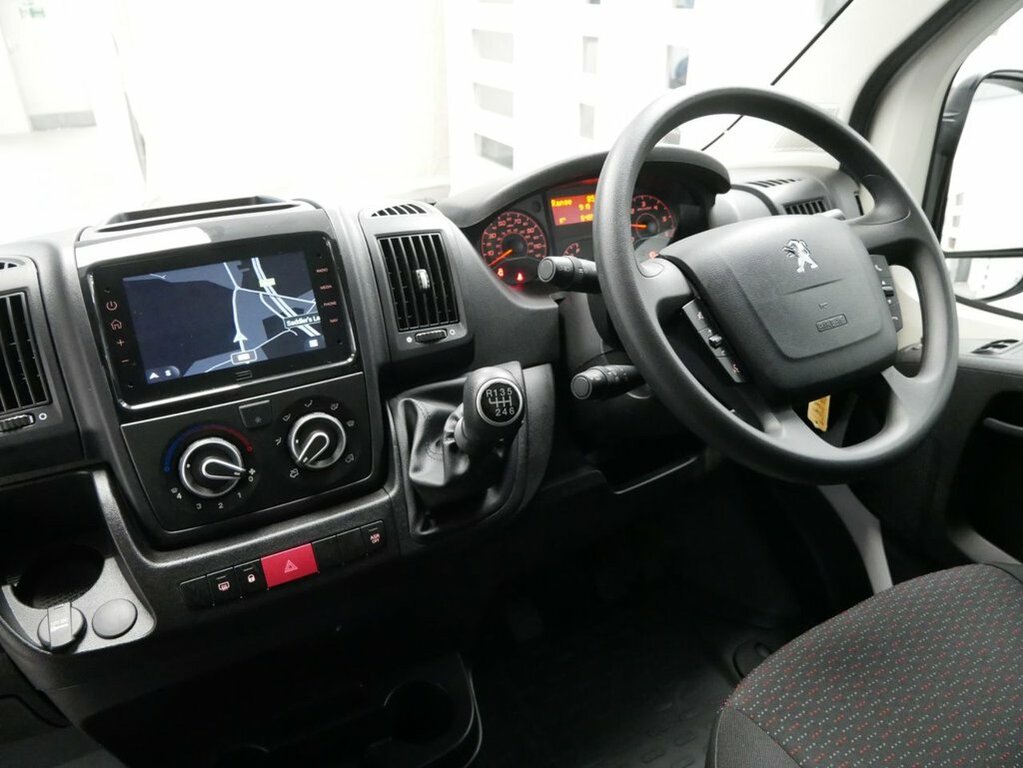 Peugeot Boxer 2.2L Bluehdi 435 Professional Premium Panel Van White #4