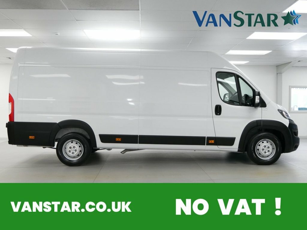 Peugeot Boxer 2.2L Bluehdi 435 Professional Premium Panel Van White #3