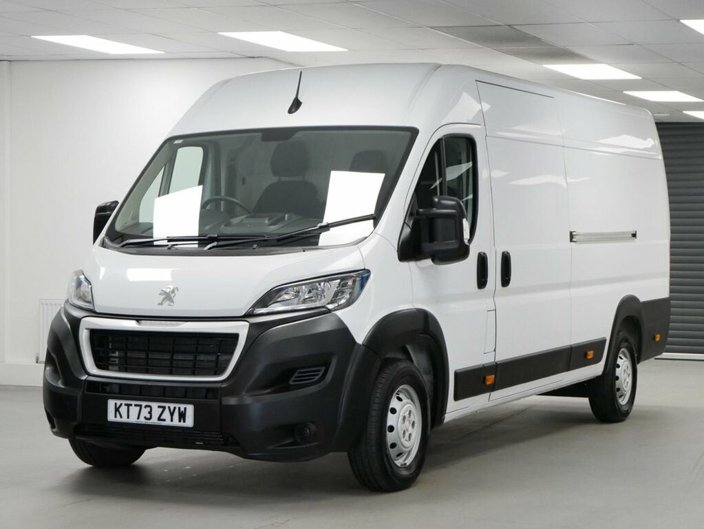 Peugeot Boxer 2.2L Bluehdi 435 Professional Premium Panel Van White