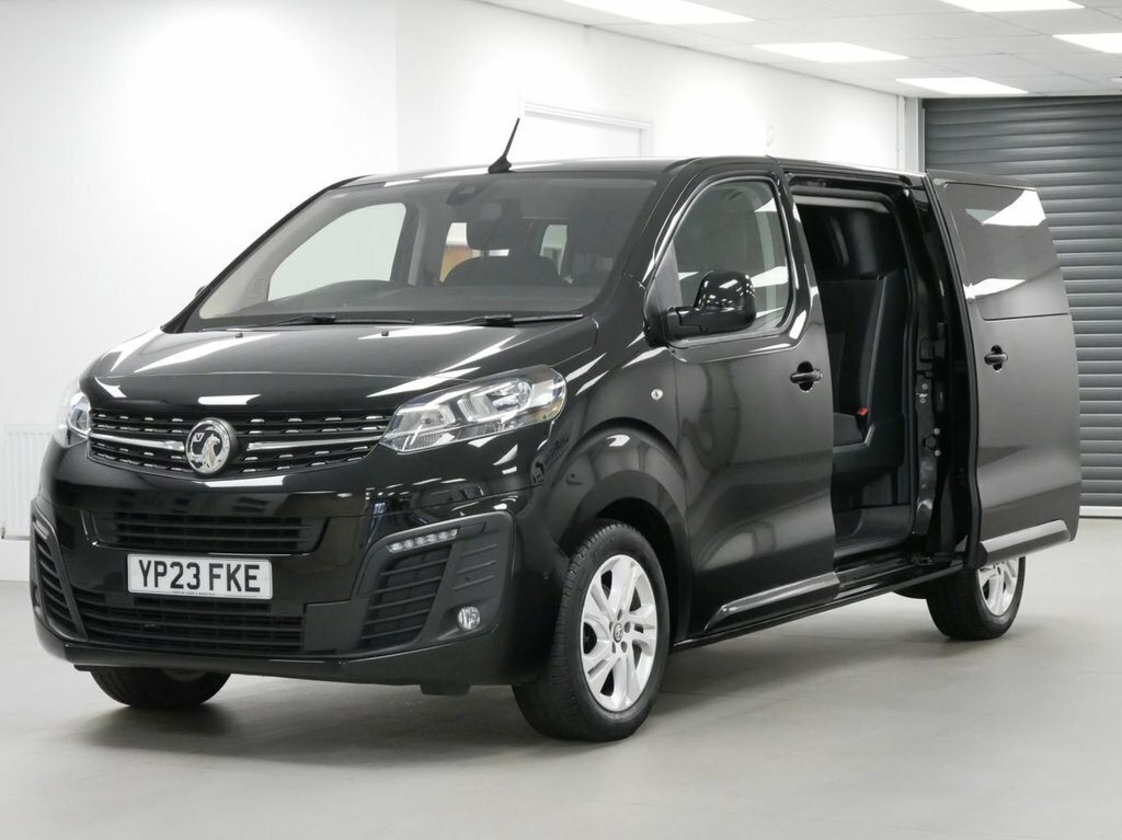 Vauxhall Vivaro 2L 2.0 Turbo D 3100 Elite Crew Van Double Cab 6Dr Black