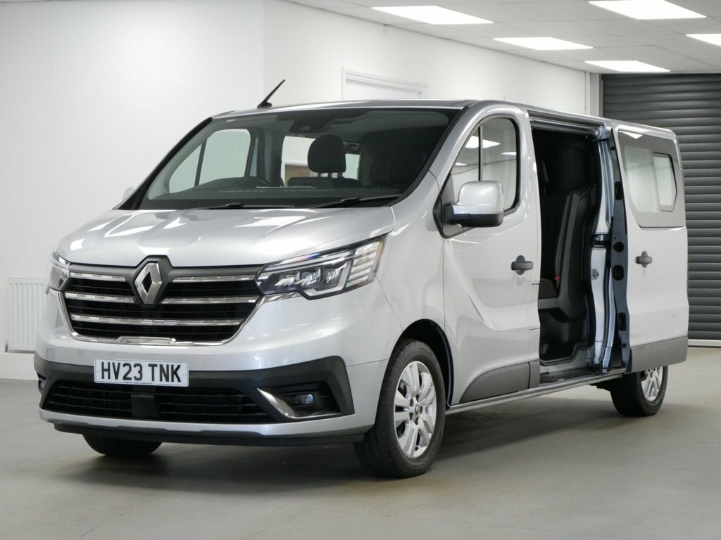 Renault Trafic 2L 2.0 Dci Blue Ll30 Sport Crew Van Double Cab 6Dr Grey