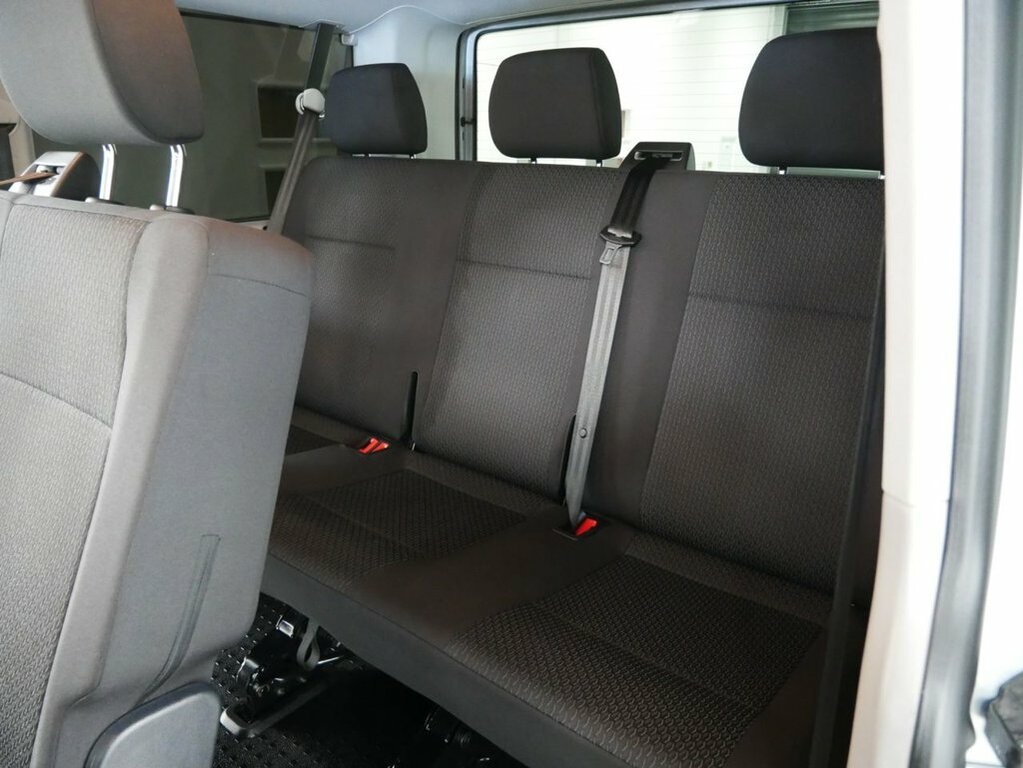 Volkswagen Transporter Shuttle 2L 2.0 Tdi S Minibus Double Cab Silver #4
