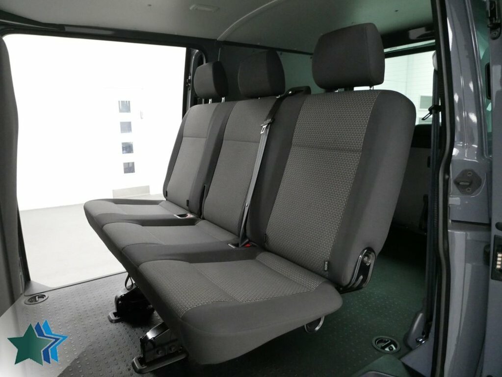 Volkswagen Transporter 2L 2.0 Tdi T30 Highline Kombi Double Cab Diese EJ70FRP Grey #3