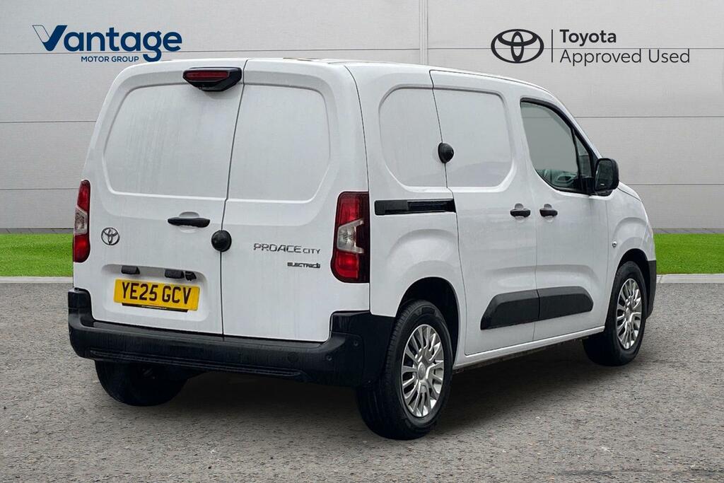 Toyota Proace City 50Kwh Icon Short Panel Van Swb 6Dr YE25GCV White #3