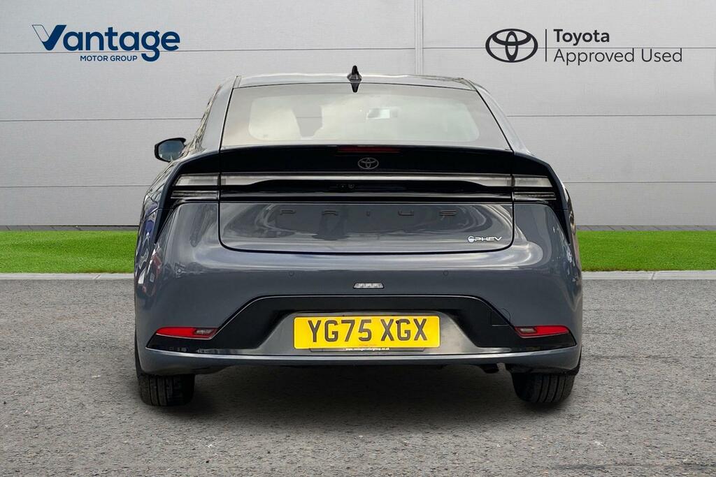 Toyota Prius 2.0 13.6Kwh Excel Cvt Euro 6 Ss YG75XGX Grey #4