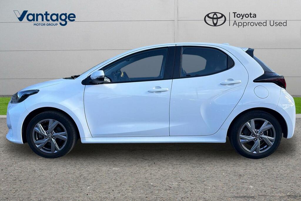 Toyota Yaris 1.5 Vvt-h Icon E-cvt Euro 6 Ss YX74UPN White #6