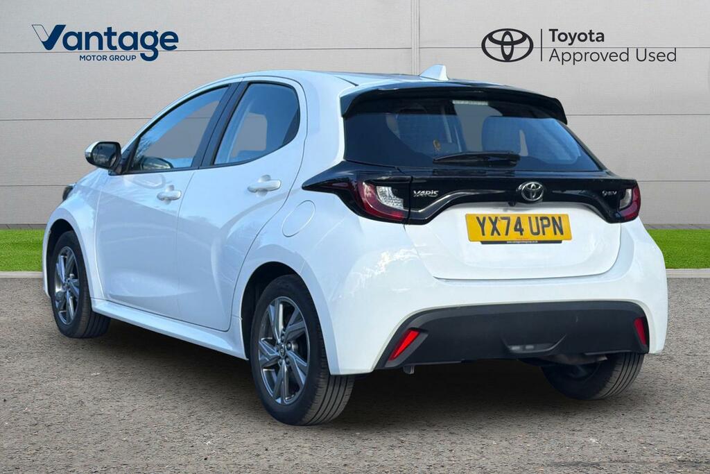 Toyota Yaris 1.5 Vvt-h Icon E-cvt Euro 6 Ss YX74UPN White #5
