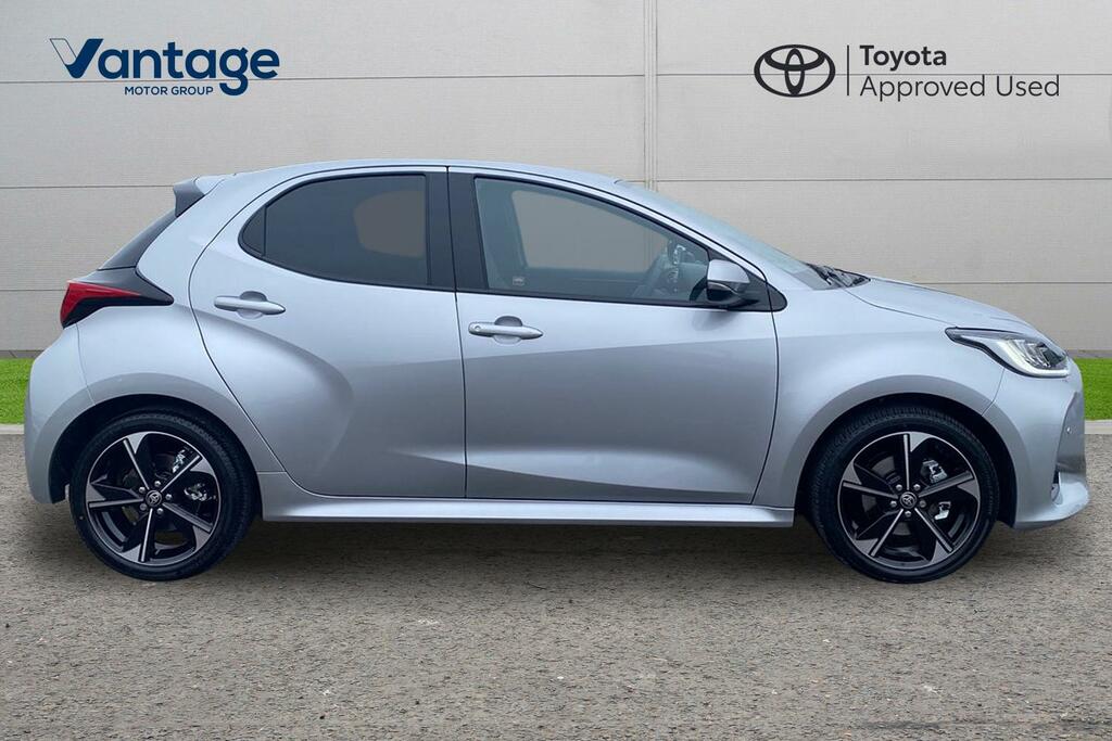 Toyota Yaris 1.5 Vvt-h Excel E-cvt Euro 6 Ss WP75TZJ Silver #2