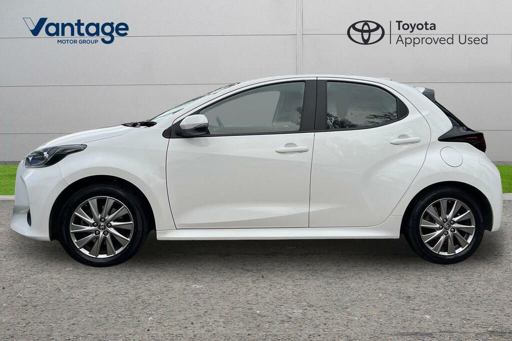 Toyota Yaris 1.5 Vvt-h Icon Hatchback Hybrid E-cvt E YF23VJK White #6