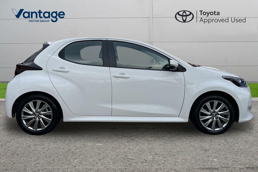 Toyota Yaris 1.5 Vvt-h Icon Hatchback Hybrid E-cvt E YF23VJK White #2