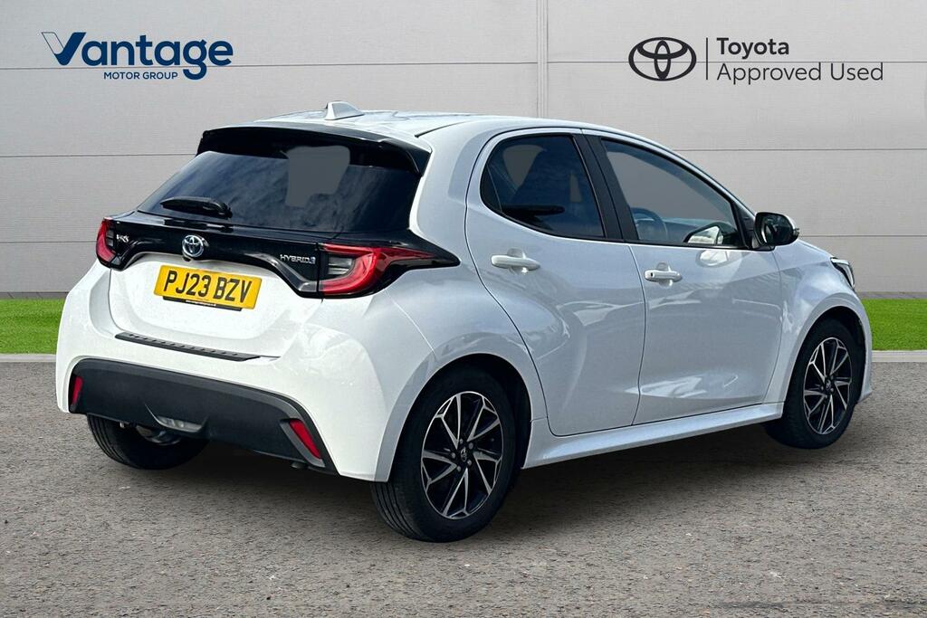 Toyota Yaris 1.5 Vvt-h Design E-cvt Euro 6 Ss PJ23BZV White #3