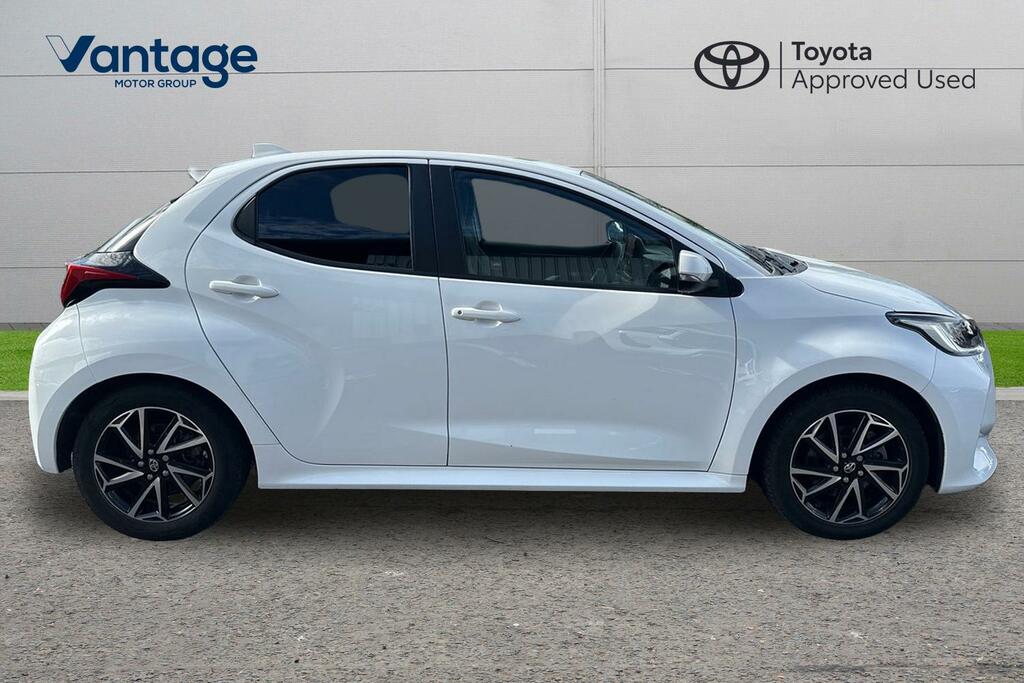 Toyota Yaris 1.5 Vvt-h Design E-cvt Euro 6 Ss PJ23BZV White #2