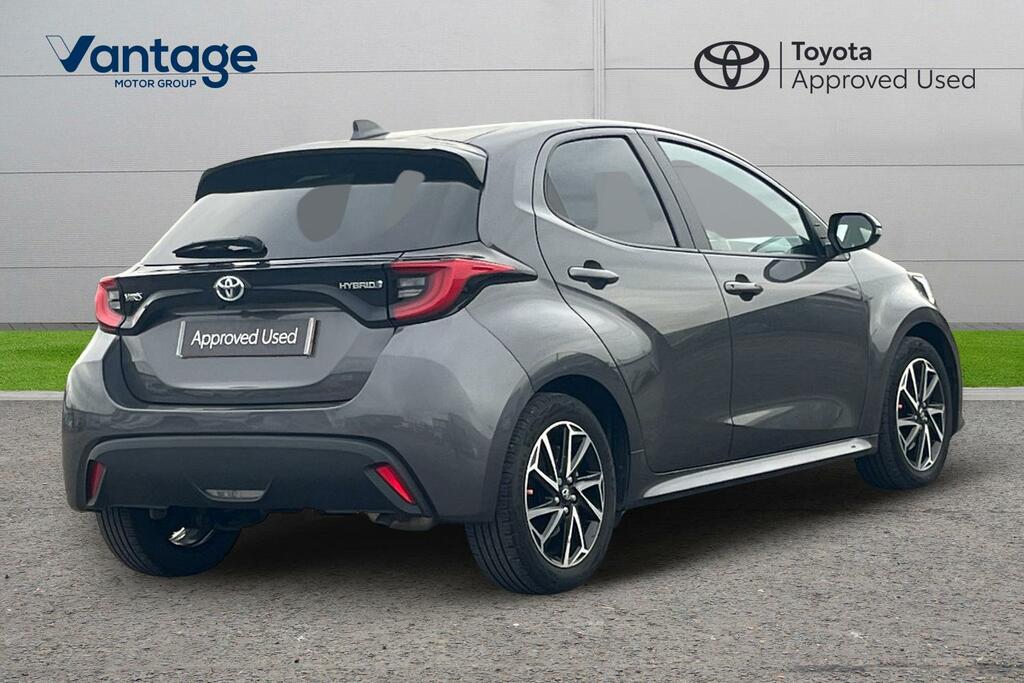 Toyota Yaris 1.5 Vvt-h Design E-cvt Euro 6 Ss YT72NWR Grey #3