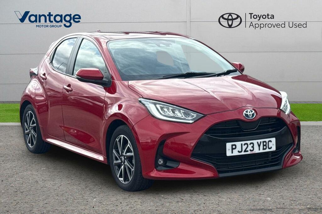 Toyota Yaris 1.5 Vvt-h Design E-cvt Euro 6 Ss Red
