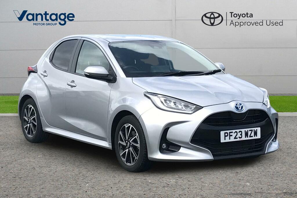 Toyota Yaris 1.5 Vvt-h Design E-cvt Euro 6 Ss PF23WZW Silver