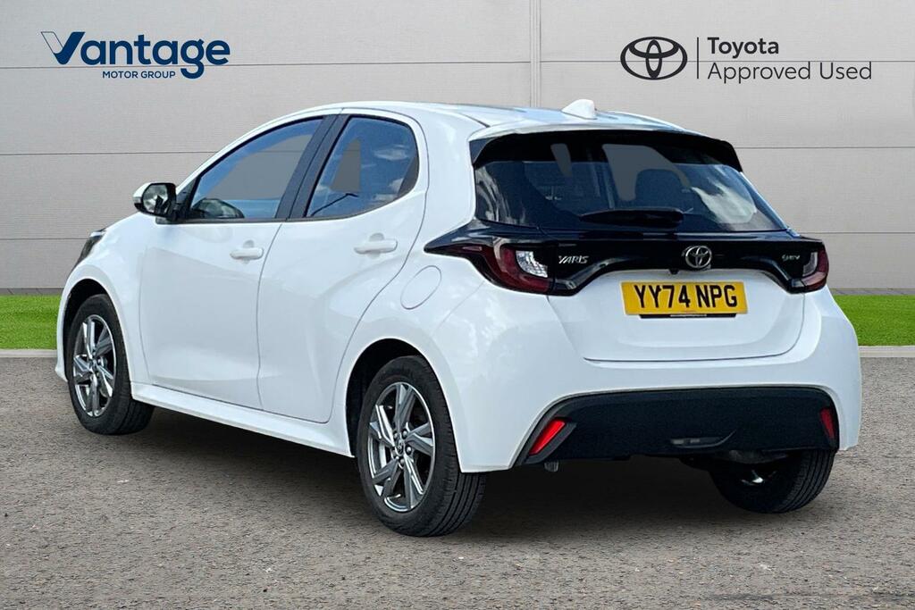 Toyota Yaris 1.5 Vvt-h Icon E-cvt Euro 6 Ss YY74NPG White #4