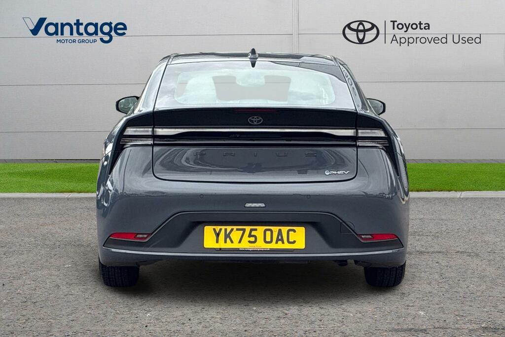 Toyota Prius 2.0 13.6Kwh Design Cvt Euro 6 Ss YK75OAC Grey #4