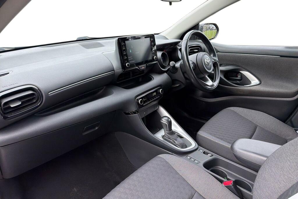 Toyota Yaris 1.5 Vvt-h Design Hatchback Hybrid E-cvt YW21FDA Black #5