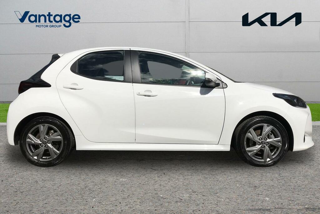 Toyota Yaris 1.5 Vvt-h Icon E-cvt Euro 6 Ss YY74FXM White #2