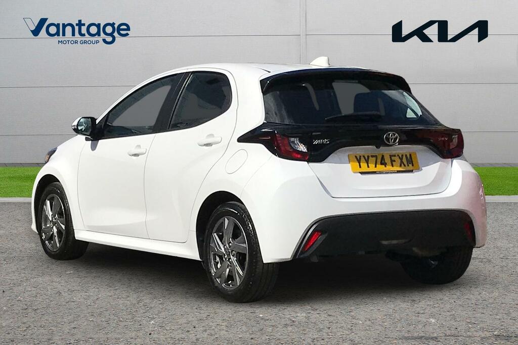 Toyota Yaris 1.5 Vvt-h Icon E-cvt Euro 6 Ss YY74FXM White #5